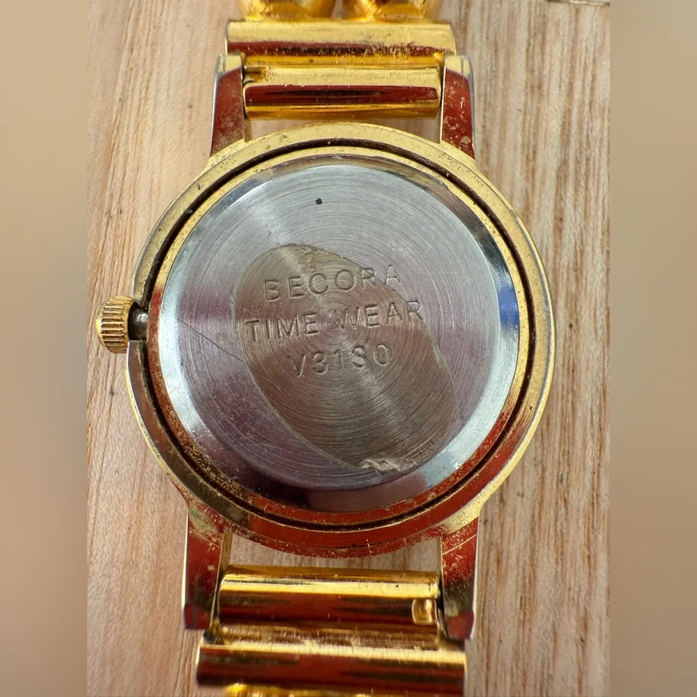 Vintage becora ladies gold tone fashion pearl bracelet watch NEW BATTERY